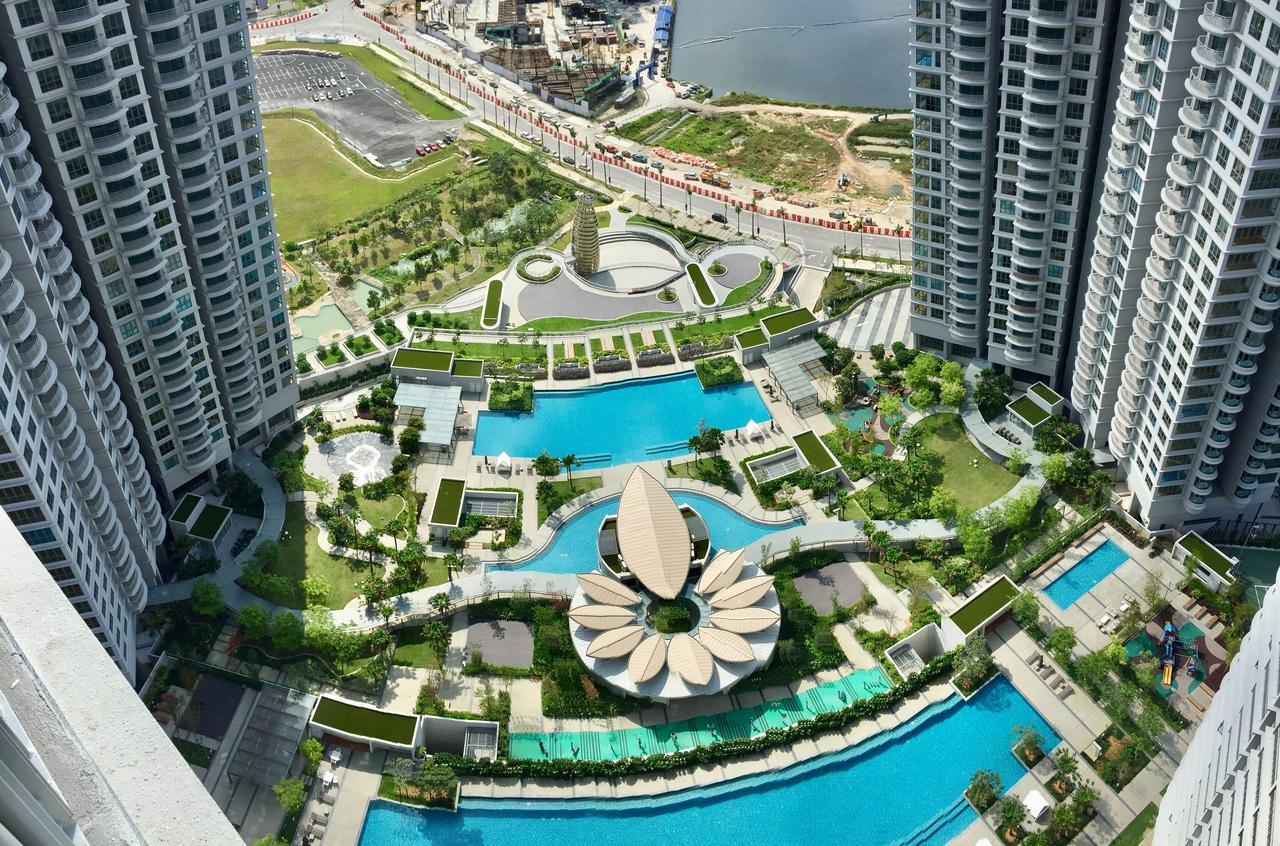 Teega Suites @ Ph نوساجايا المظهر الخارجي الصورة