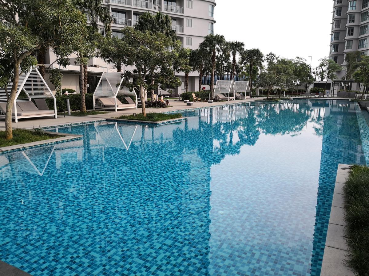 Teega Suites @ Ph نوساجايا المظهر الخارجي الصورة